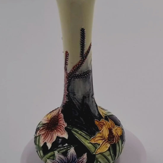 Old Tupton Ware Bud Vase 04